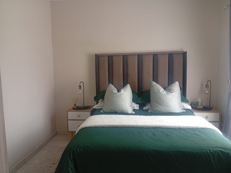 2 Bedroom Property for Sale in Waterval East North West
